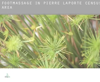 Foot massage in  Pierre-Laporte (census area)